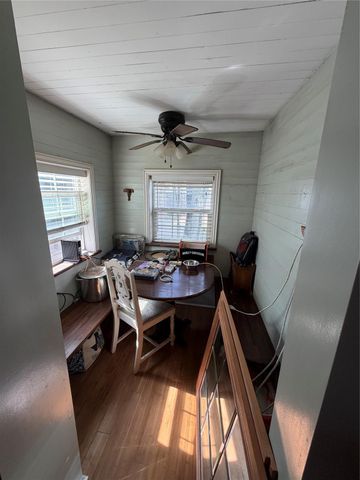 1094 N Von Minden Street, La Grange, TX 78945