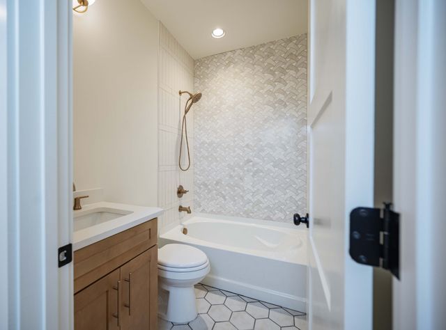 2 Delzotto Drive, Murfreesboro, TN 37128