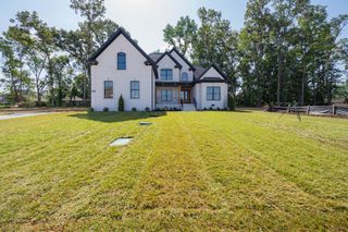 2 Delzotto Drive, Murfreesboro, TN 37128