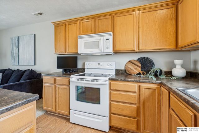 6806 S 182nd Court, Omaha, NE 68135