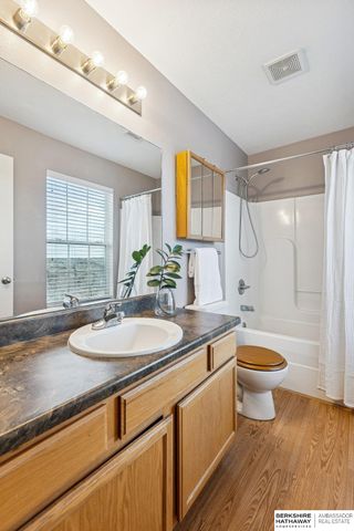 6806 S 182nd Court, Omaha, NE 68135