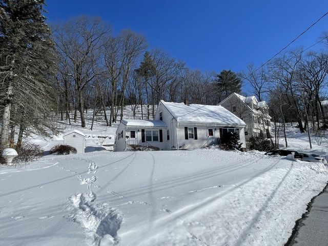 2 Mooney Rd, Burlington, MA 01803
