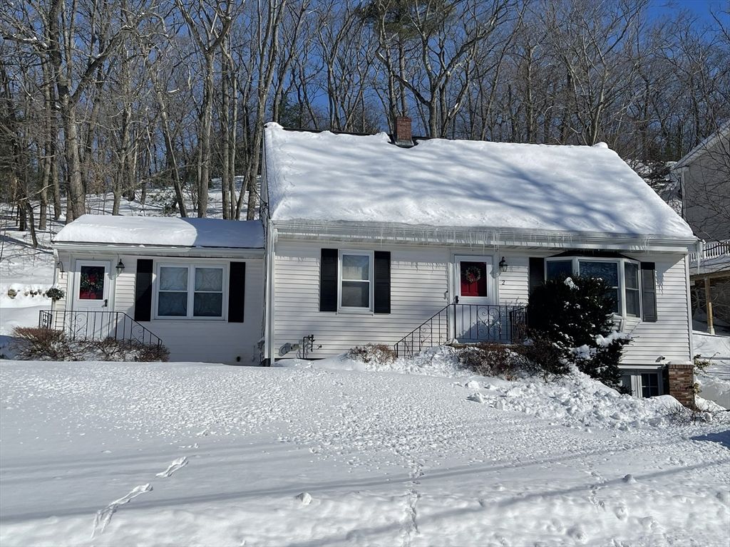 2 Mooney Rd, Burlington, MA 01803