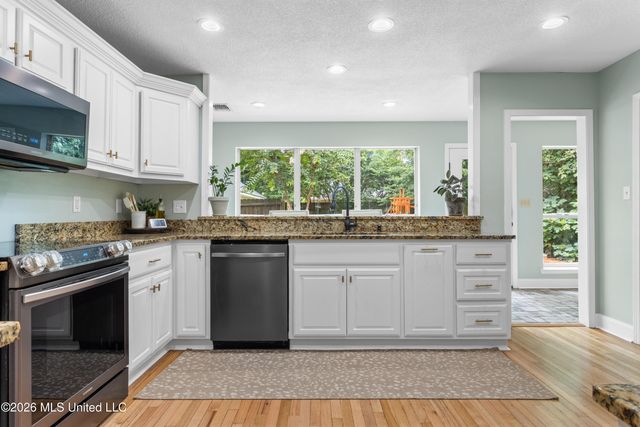 2469 Greenview Drive, Gulfport, MS 39507