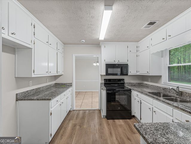 4316 Derbyshire Trace SE, Conyers, GA 30094