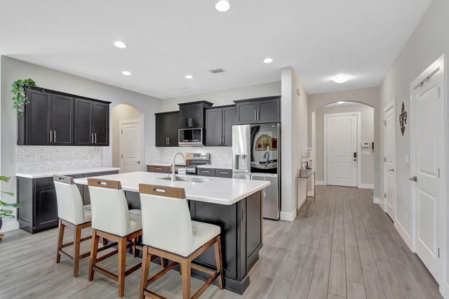 92 Palmetto Ln, Royal Palm Beach, FL 33411