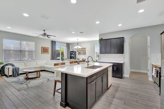 92 Palmetto Ln, Royal Palm Beach, FL 33411