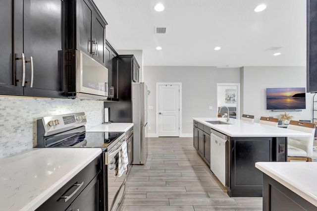 92 Palmetto Ln, Royal Palm Beach, FL 33411