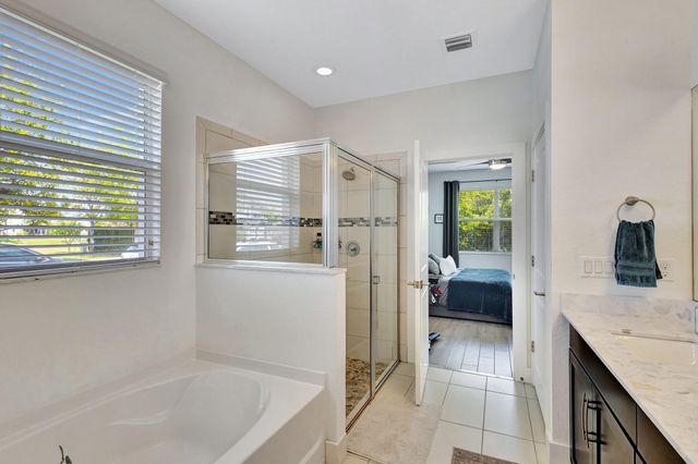 92 Palmetto Ln, Royal Palm Beach, FL 33411