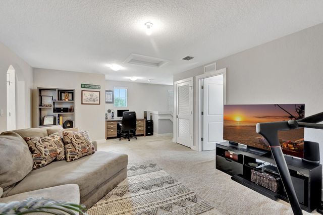 92 Palmetto Ln, Royal Palm Beach, FL 33411