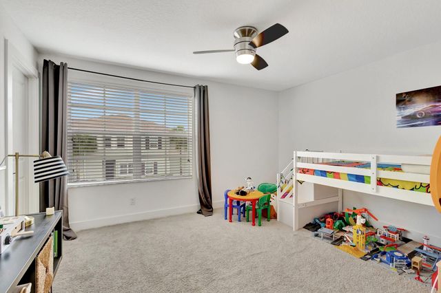 92 Palmetto Ln, Royal Palm Beach, FL 33411