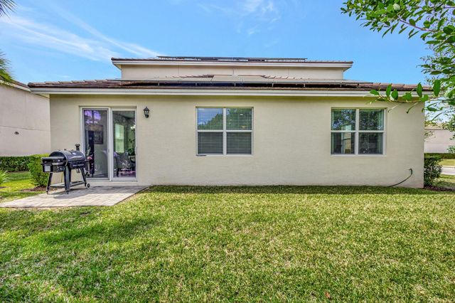 92 Palmetto Ln, Royal Palm Beach, FL 33411