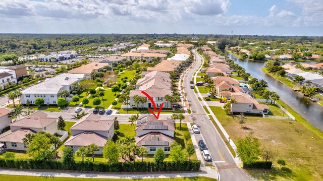 92 Palmetto Ln, Royal Palm Beach, FL 33411