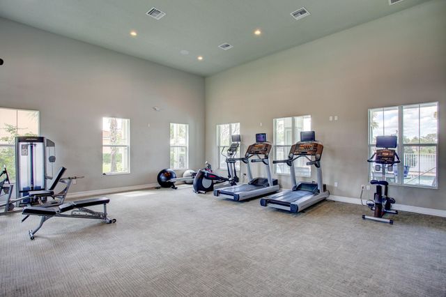 92 Palmetto Ln, Royal Palm Beach, FL 33411