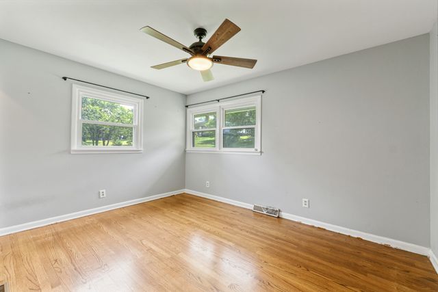 1833 Hillwood Dr, Fayetteville, TN 37334