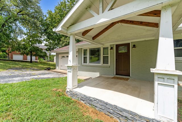 1833 Hillwood Dr, Fayetteville, TN 37334