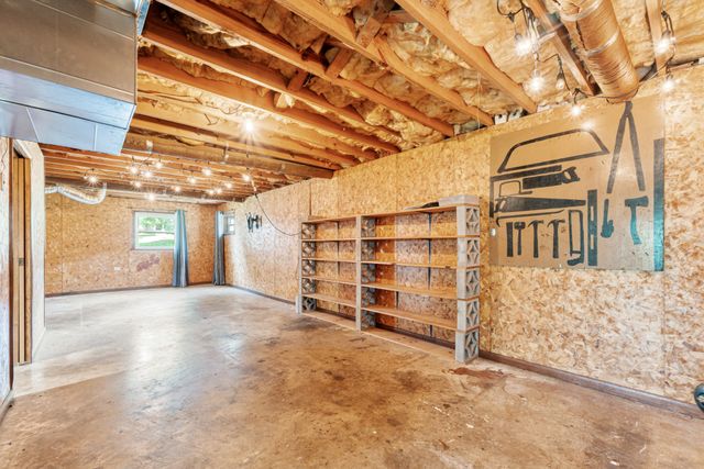 1833 Hillwood Dr, Fayetteville, TN 37334