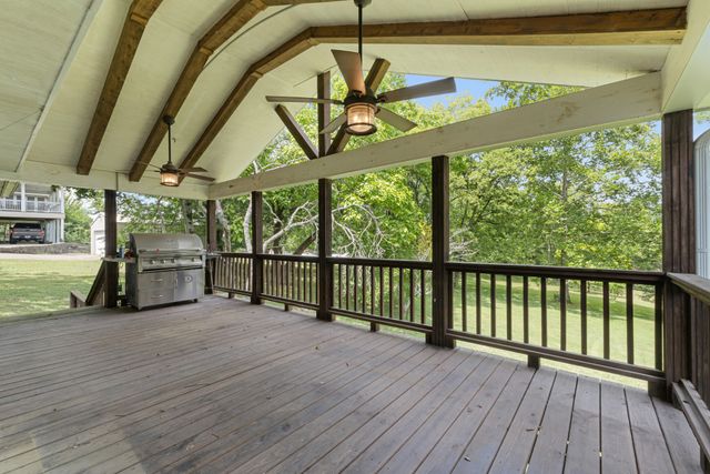 1833 Hillwood Dr, Fayetteville, TN 37334