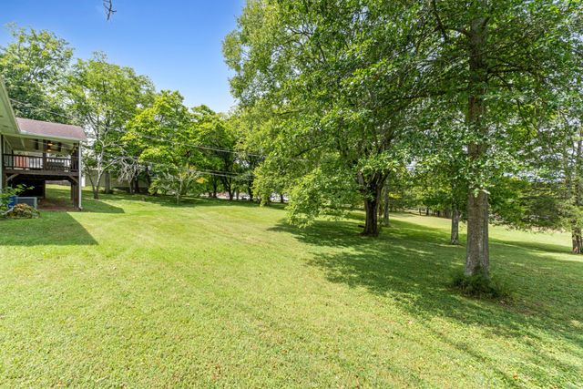 1833 Hillwood Dr, Fayetteville, TN 37334