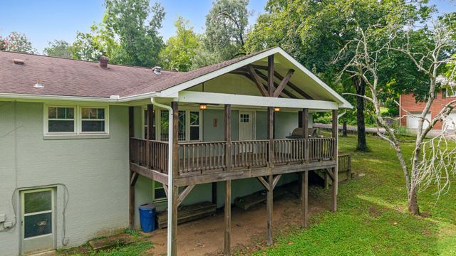 1833 Hillwood Dr, Fayetteville, TN 37334