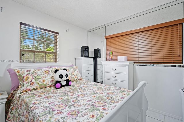 141 E 52nd Pl, Hialeah, FL 33013