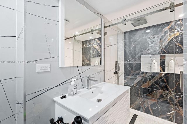 141 E 52nd Pl, Hialeah, FL 33013