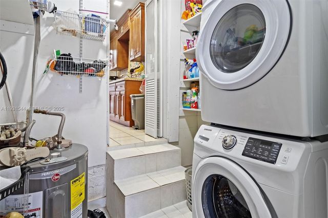 141 E 52nd Pl, Hialeah, FL 33013