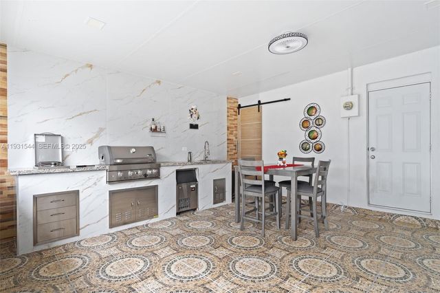 141 E 52nd Pl, Hialeah, FL 33013