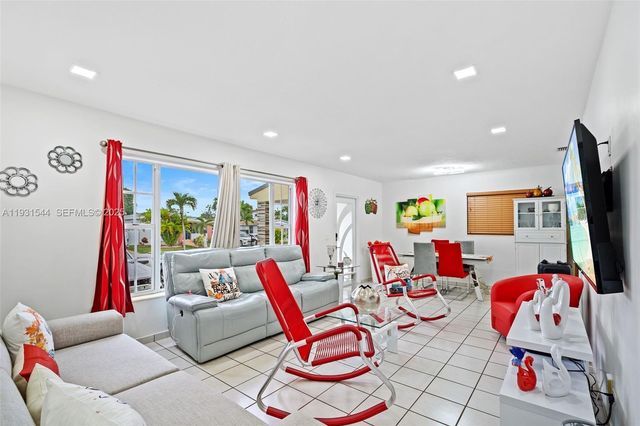 141 E 52nd Pl, Hialeah, FL 33013