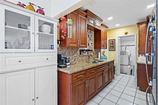 141 E 52nd Pl, Hialeah, FL 33013