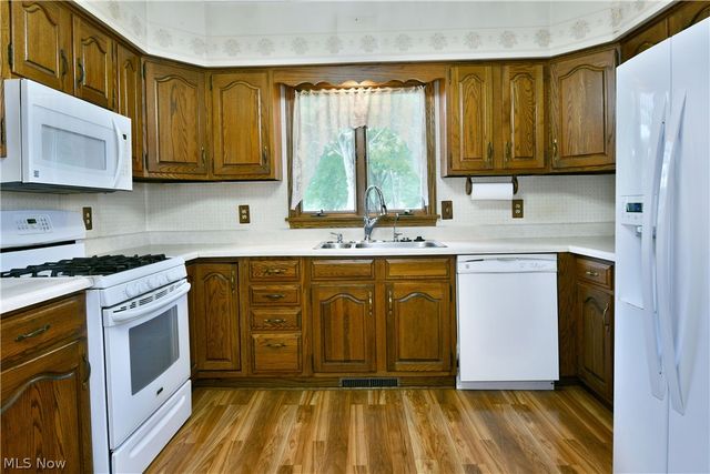 1278 Bristol Champion Townline Road NE, Bristolville, OH 44402