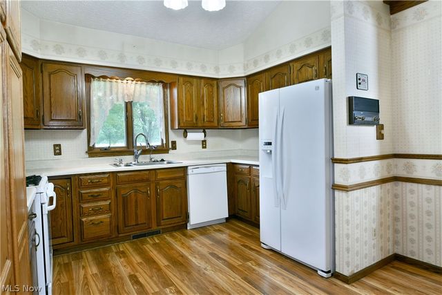 1278 Bristol Champion Townline Road NE, Bristolville, OH 44402