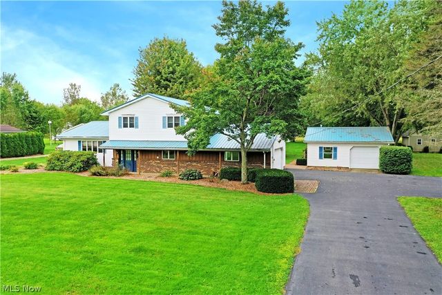 1278 Bristol Champion Townline Road NE, Bristolville, OH 44402