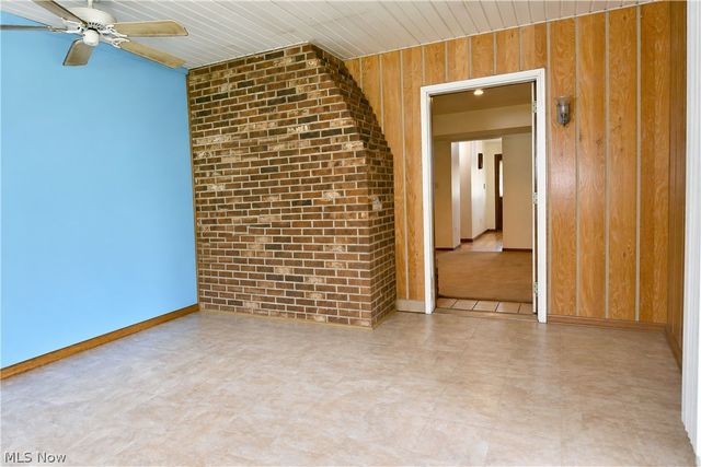 1278 Bristol Champion Townline Road NE, Bristolville, OH 44402