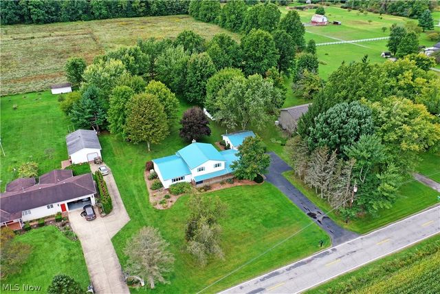 1278 Bristol Champion Townline Road NE, Bristolville, OH 44402