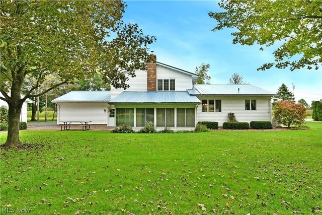 1278 Bristol Champion Townline Road NE, Bristolville, OH 44402