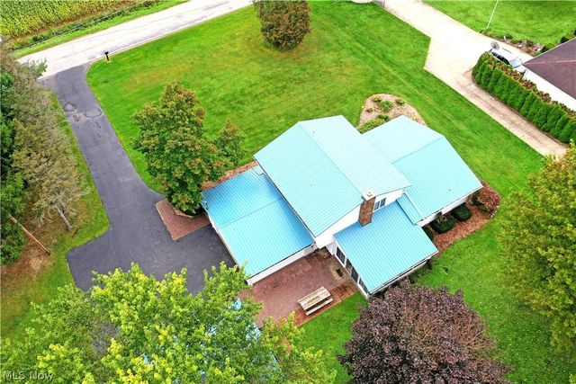 1278 Bristol Champion Townline Road NE, Bristolville, OH 44402