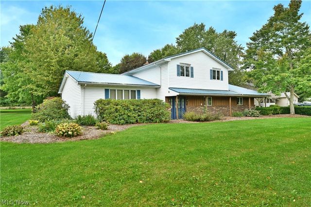 1278 Bristol Champion Townline Road NE, Bristolville, OH 44402