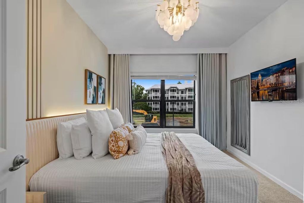 Image 11 of property listing at 10437 EBB TIDE LANE, Orlando, FL 32821