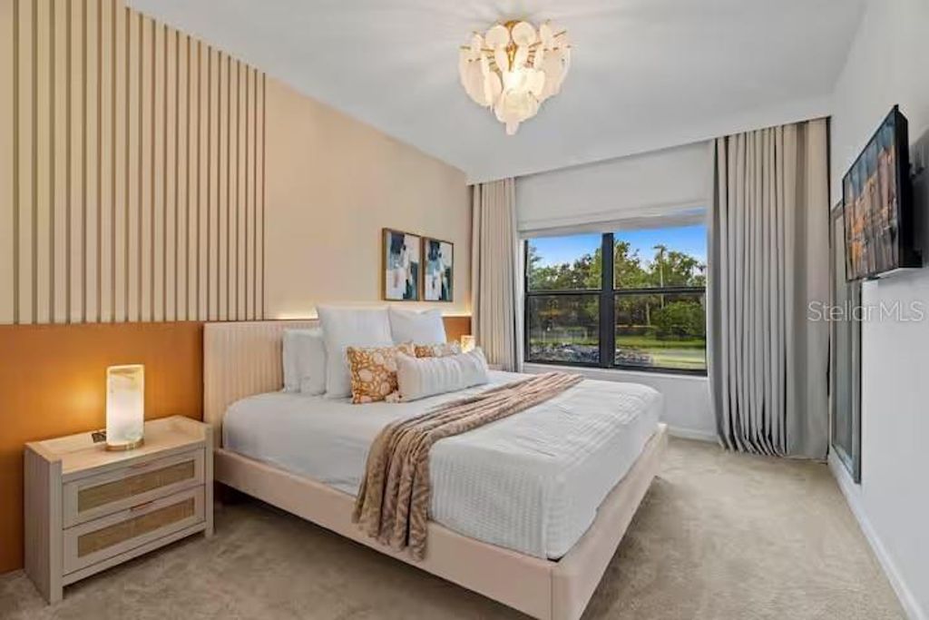 Image 14 of property listing at 10437 EBB TIDE LANE, Orlando, FL 32821