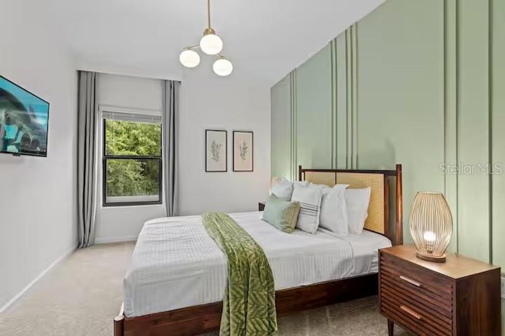 Image 19 of property listing at 10437 EBB TIDE LANE, Orlando, FL 32821