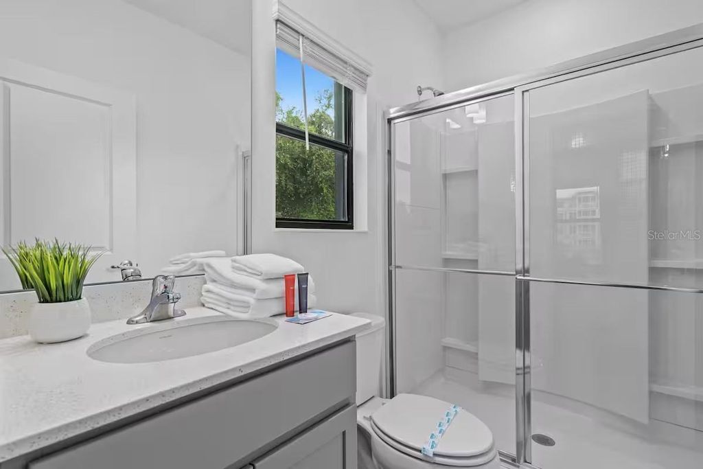 Image 21 of property listing at 10437 EBB TIDE LANE, Orlando, FL 32821