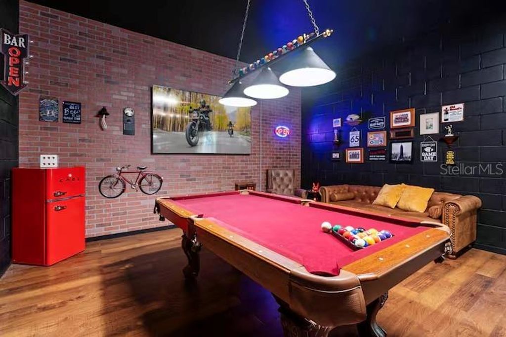 Image 23 of property listing at 10437 EBB TIDE LANE, Orlando, FL 32821