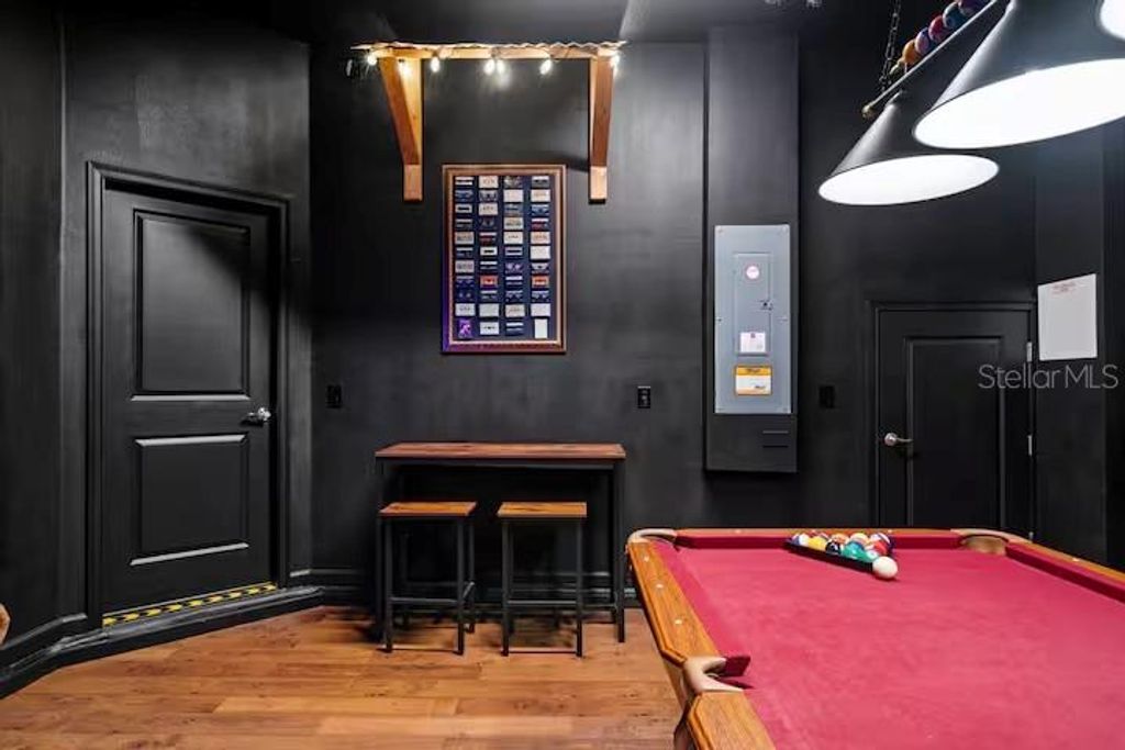 Image 24 of property listing at 10437 EBB TIDE LANE, Orlando, FL 32821