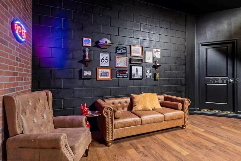 Image 26 of property listing at 10437 EBB TIDE LANE, Orlando, FL 32821