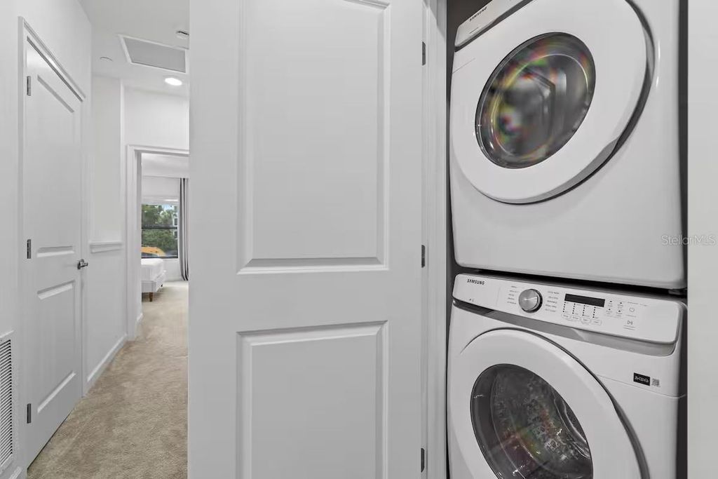 Image 29 of property listing at 10437 EBB TIDE LANE, Orlando, FL 32821