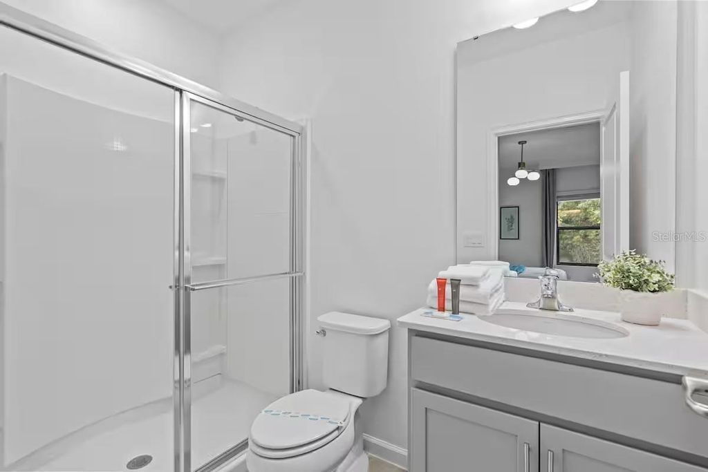 Image 30 of property listing at 10437 EBB TIDE LANE, Orlando, FL 32821