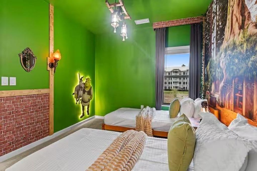 Image 32 of property listing at 10437 EBB TIDE LANE, Orlando, FL 32821