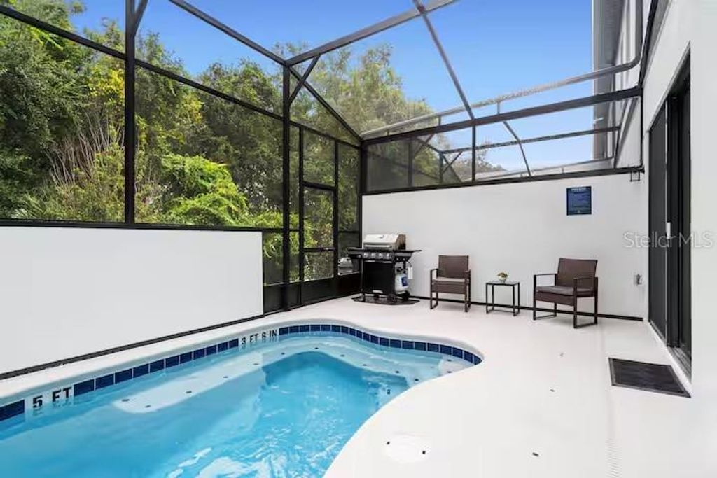 Image 35 of property listing at 10437 EBB TIDE LANE, Orlando, FL 32821