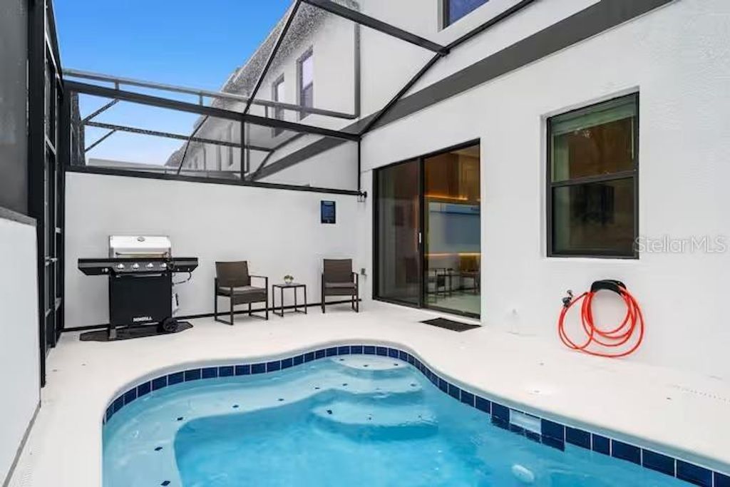 Image 36 of property listing at 10437 EBB TIDE LANE, Orlando, FL 32821